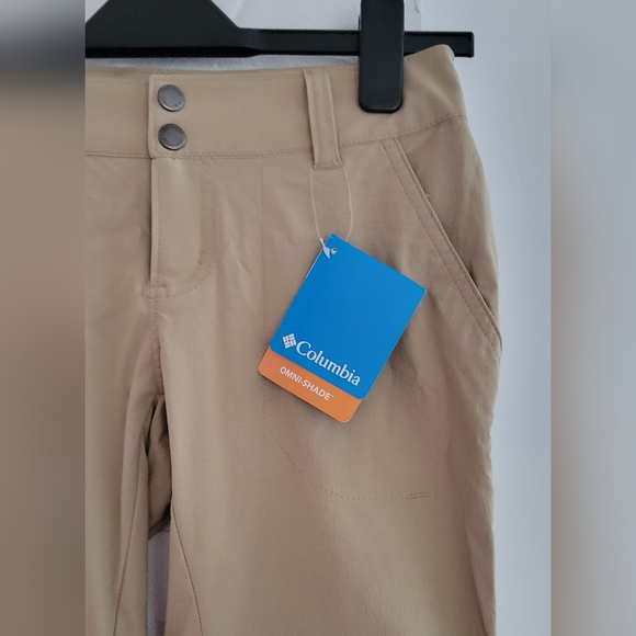 NWT Columbia womens convertible cargo pants | zip off pants - size 4 | beige - Picture 11 of 16